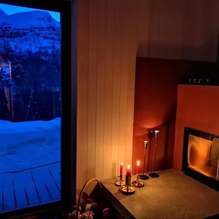 Huset Ved Skogen 別荘 Isfjorden